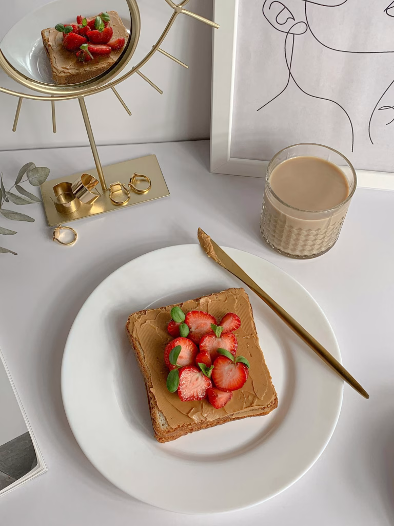 Nutella and Strawberries Toast